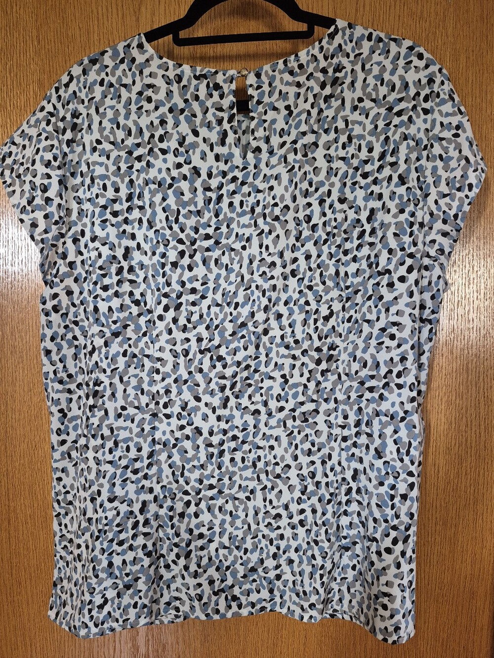 Ann Taylor Blue & Gray Print Cap Sleeve Blouse - Picture 3 of 6